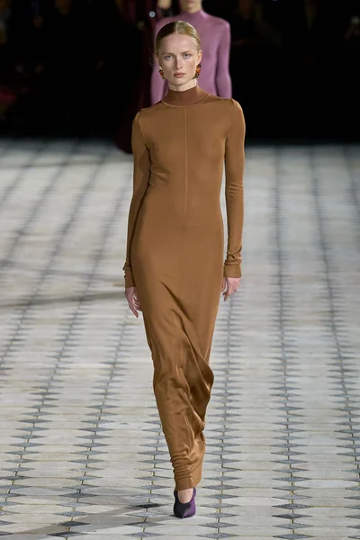 Look 29